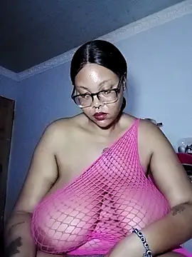 Snapshot of ShantelBootyBoobs chatting on March 15, 8:04 pm ShantelBootyBoobs online show from March 15, 8:04 pm