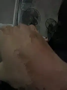 Snapshot of anhchangnongbong chatting on March 17, 2:09 pm anhchangnongbong online show from March 17, 2:09 pm