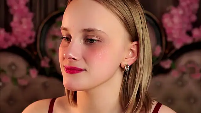 Snapshot of KirstinMcgeady chatting on March 12, 11:27 am KirstinMcgeady online show from March 12, 11:27 am