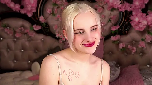 Snapshot of KirstinMcgeady chatting on March 17, 11:24 am KirstinMcgeady online show from March 17, 11:24 am