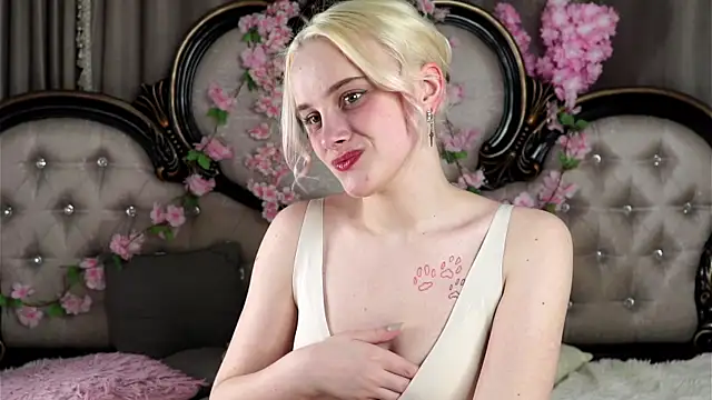 Snapshot of KirstinMcgeady chatting on March 28, 11:21 am KirstinMcgeady online show from March 28, 11:21 am