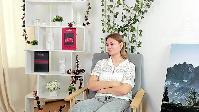 KaceyReddout online show from February 13, 4:19 am