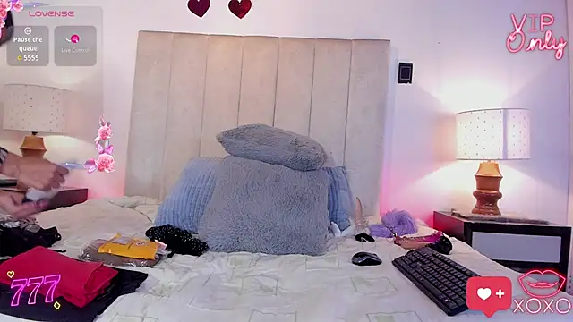 Snapshot of MissMilf_ chatting on March 28, 7:57 pm MissMilf online show from March 28, 7:57 pm