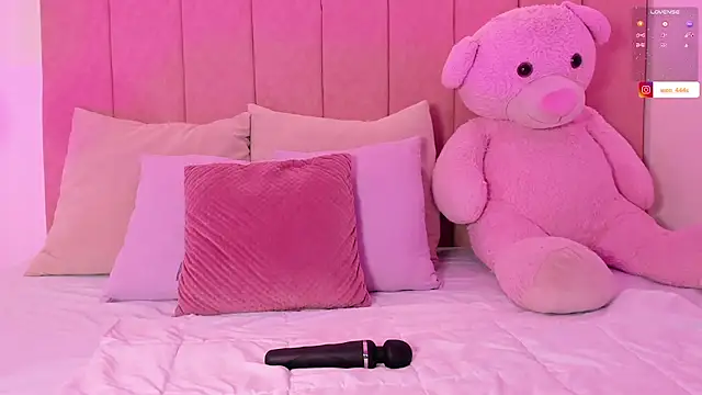 ween sheng  online show from April 1, 1:41 pm