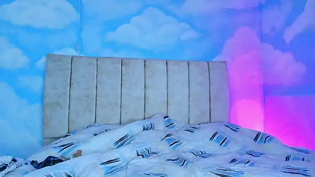 Aliclark online show from March 28, 7:02 pm