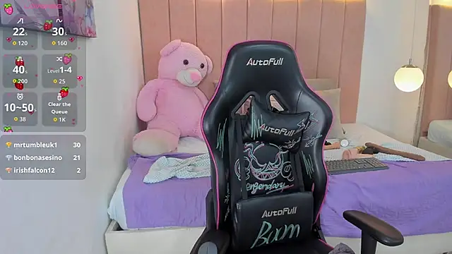 Snapshot of antonella_moon7 chatting on March 2, 7:15 am antonella moon7 online show from March 2, 7:15 am