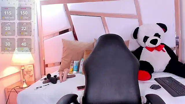 Snapshot of antonella_moon7 chatting on March 13, 4:19 am antonella moon7 online show from March 13, 4:19 am