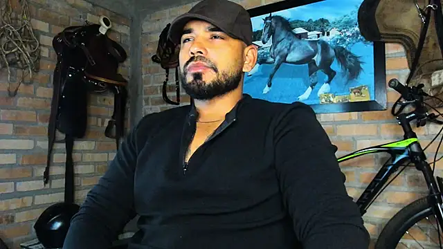 Snapshot of dominic_jonson chatting on March 4, 4:18 am dominic jonson online show from March 4, 4:18 am