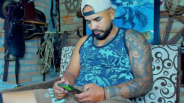 Snapshot of dominic_jonson chatting on March 9, 3:21 am dominic jonson online show from March 9, 3:21 am