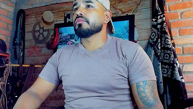 Snapshot of dominic_jonson chatting on March 12, 2:01 pm dominic jonson online show from March 12, 2:01 pm