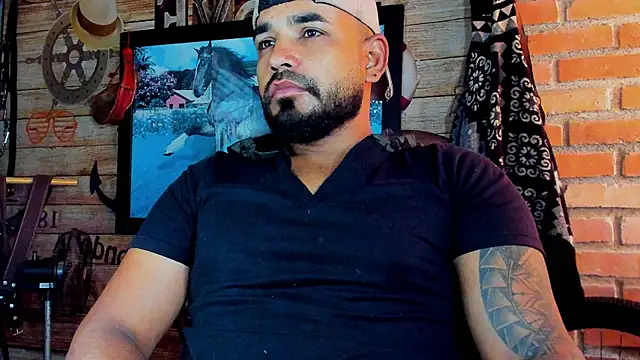 Snapshot of dominic_jonson chatting on March 13, 1:40 pm dominic jonson online show from March 13, 1:40 pm