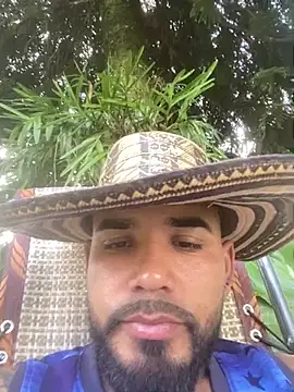 Snapshot of dominic_jonson chatting on March 23, 6:56 pm dominic jonson online show from March 23, 6:56 pm