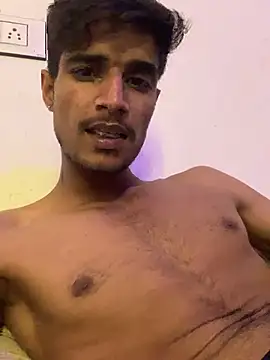 Snapshot of kaushikhotty chatting on May 14, 8:04 pm kaushikhotty online show from May 14, 8:04 pm