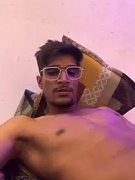 Snapshot of kaushikhotty chatting on May 23, 9:19 pm kaushikhotty online show from May 23, 9:19 pm