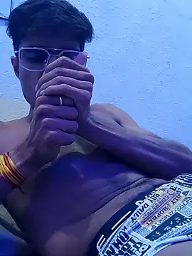 Snapshot of kaushikhotty chatting on June 14, 9:06 pm kaushikhotty online show from June 14, 9:06 pm