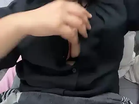 hugeindiantitties online show from February 25, 3:27 am