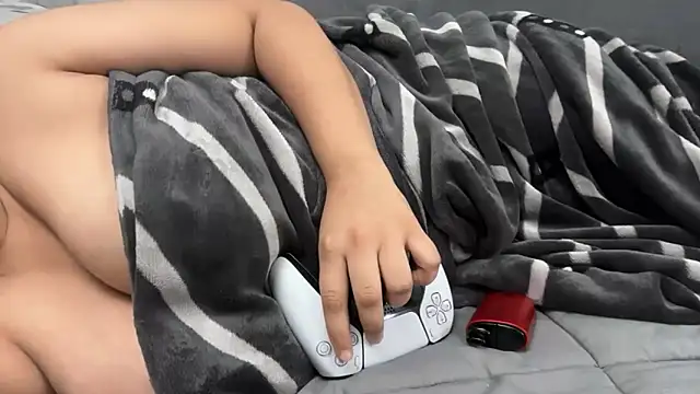 hugeindiantitties online show from March 5, 7:32 pm