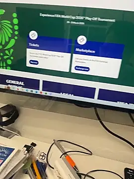 awesomemilkss online show from March 21, 12:15 am