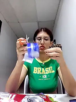 Snapshot of Esperanza__hot chatting on February 16, 2:51 am Esperanza hot online show from February 16, 2:51 am