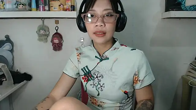 GloryKulikowski online show from February 19, 2:29 am