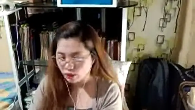 TennieReichow online show from March 20, 12:59 am