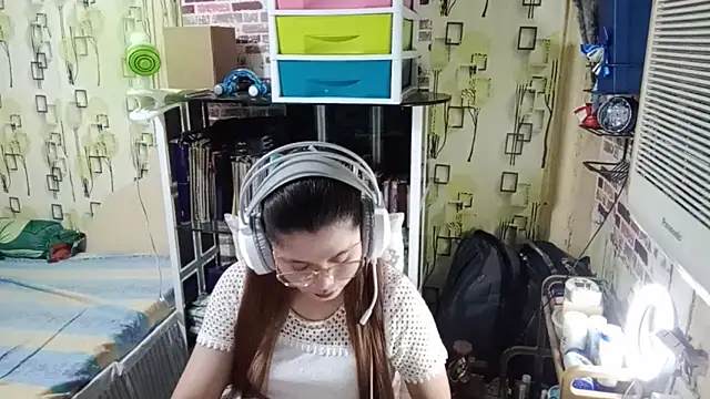 TennieReichow online show from March 31, 11:21 am