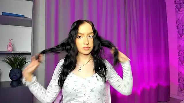 kelly mint online show from February 12, 10:21 am