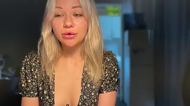Snapshot of Leylia_Lily chatting on May 13, 12:46 pm Leylia Lily online show from May 13, 12:46 pm