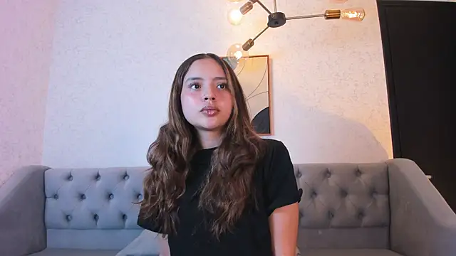 Snapshot of MAGIC_EMMA_ chatting on May 27, 2:52 am MAGIC EMMA online show from May 27, 2:52 am