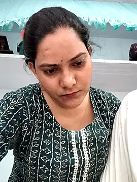 Snapshot of Anushka_Singh0 chatting on July 5, 4:19 am Anushka Singh0 online show from July 5, 4:19 am