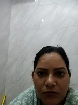 Snapshot of Anushka_Singh0 chatting on July 18, 12:59 am Anushka Singh0 online show from July 18, 12:59 am