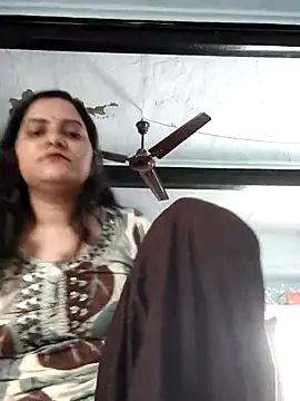 Snapshot of Anushka_Singh0 chatting on August 4, 7:44 am Anushka Singh0 online show from August 4, 7:44 am