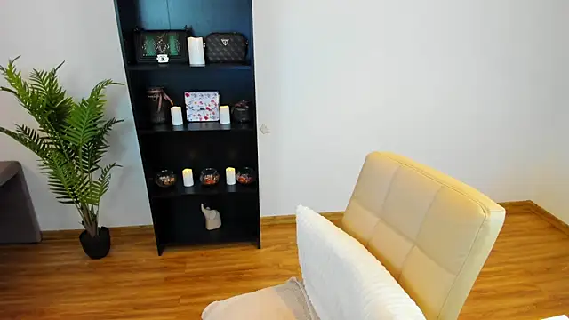 khloe starrr online show from March 23, 1:37 pm