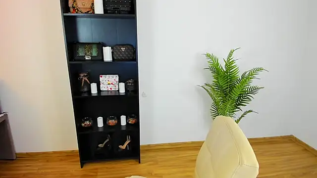 khloe starrr online show from July 18, 3:27 pm