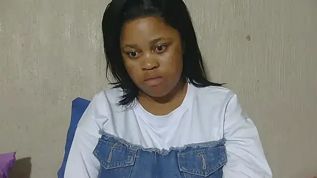 Snapshot of TemptingTits chatting on March 7, 5:10 pm TemptingTits online show from March 7, 5:10 pm