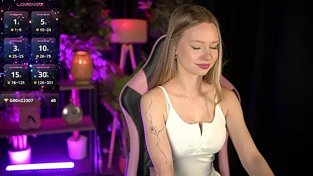 Snapshot of SweetDaisy_me chatting on March 14, 7:36 am SweetDaisy me online show from March 14, 7:36 am