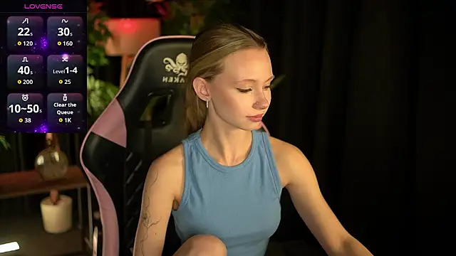 Snapshot of SweetDaisy_me chatting on March 24, 4:12 pm SweetDaisy me online show from March 24, 4:12 pm