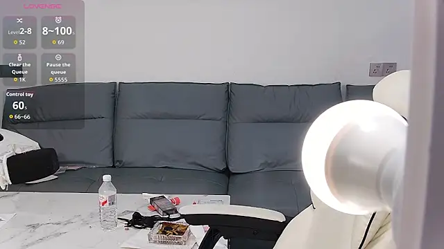 XX-CYY online show from March 23, 1:37 pm