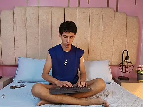 skinny jean  online show from February 26, 8:30 pm