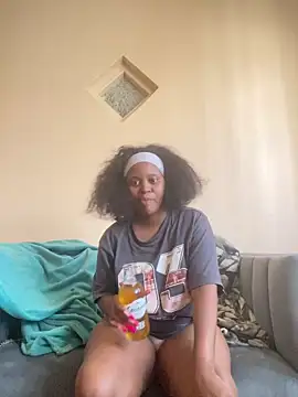 Snapshot of SexyKate25 chatting on March 7, 10:01 am SexyKate25 online show from March 7, 10:01 am