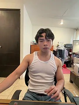 Snapshot of BentoBoxxx chatting on April 24, 8:44 pm BentoBoxxx online show from April 24, 8:44 pm