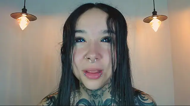 Snapshot of alien_eyes09 chatting on March 11, 2:17 am alien eyes09 online show from March 11, 2:17 am