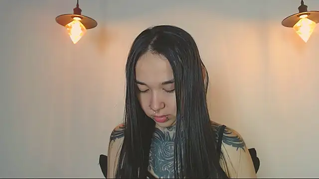 Snapshot of alien_eyes09 chatting on March 22, 1:53 am alien eyes09 online show from March 22, 1:53 am