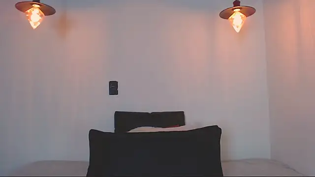 Snapshot of alien_eyes09 chatting on March 29, 1:16 am alien eyes09 online show from March 29, 1:16 am