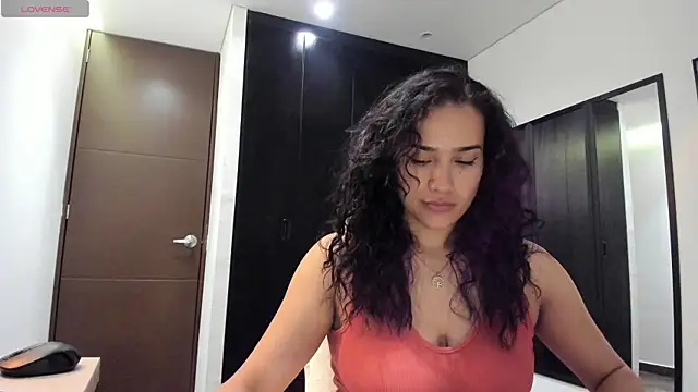 love kriss online show from July 24, 6:39 pm