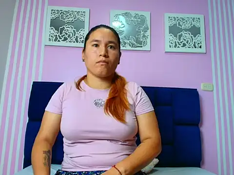 MAGGYE MAX online show from February 25, 1:21 pm