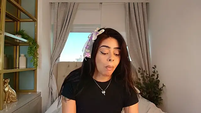 Pauline Clark online show from March 25, 8:37 pm