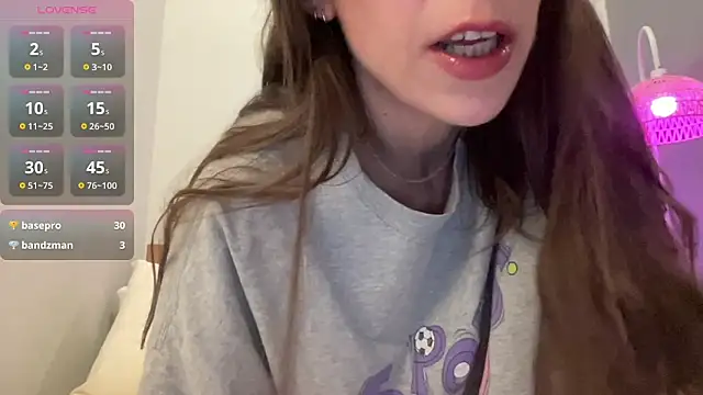 Snapshot of WetBillie chatting on April 23, 2:57 am WetBillie online show from April 23, 2:57 am
