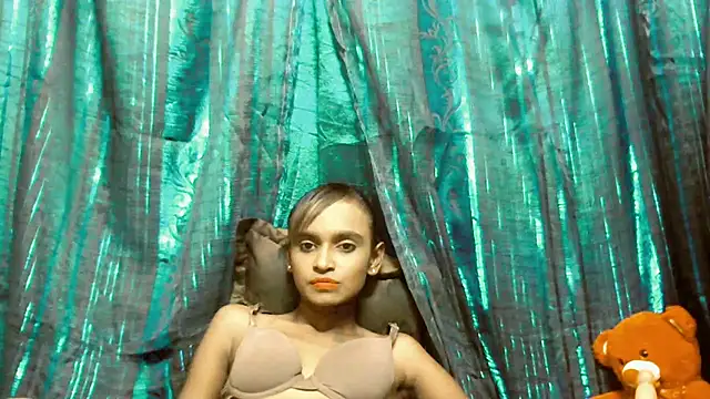 Snapshot of SassyXindian chatting on March 17, 6:50 am SassyXindian online show from March 17, 6:50 am