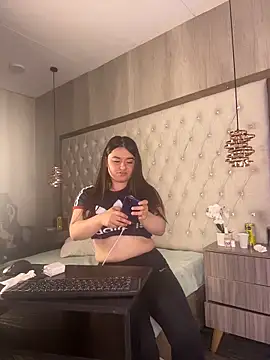 Anya Volker online show from March 21, 11:41 pm